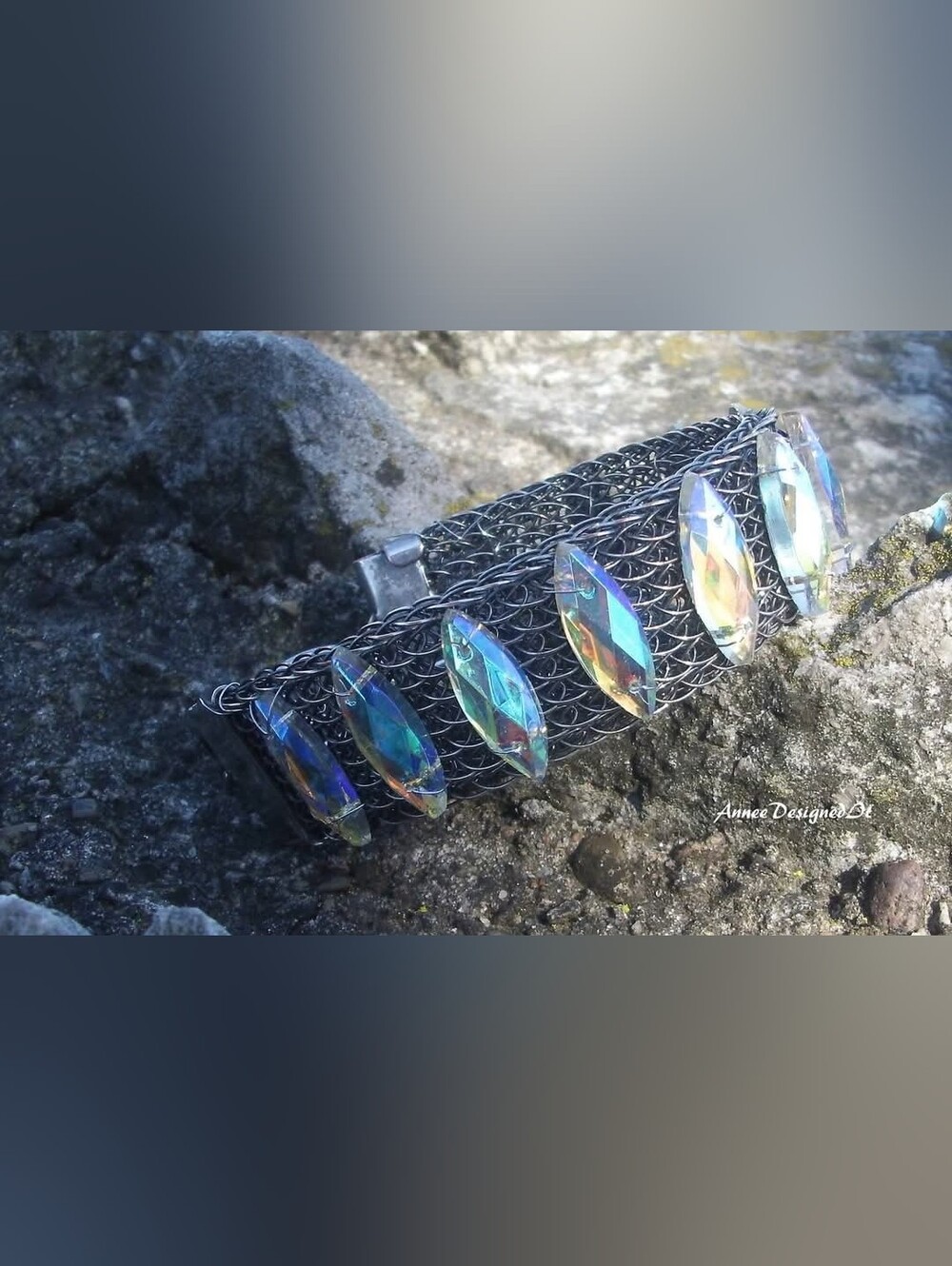 Hand Designed - Exquisite Vintage Crochet Crystal Bracelet - Picture 7 of 8
